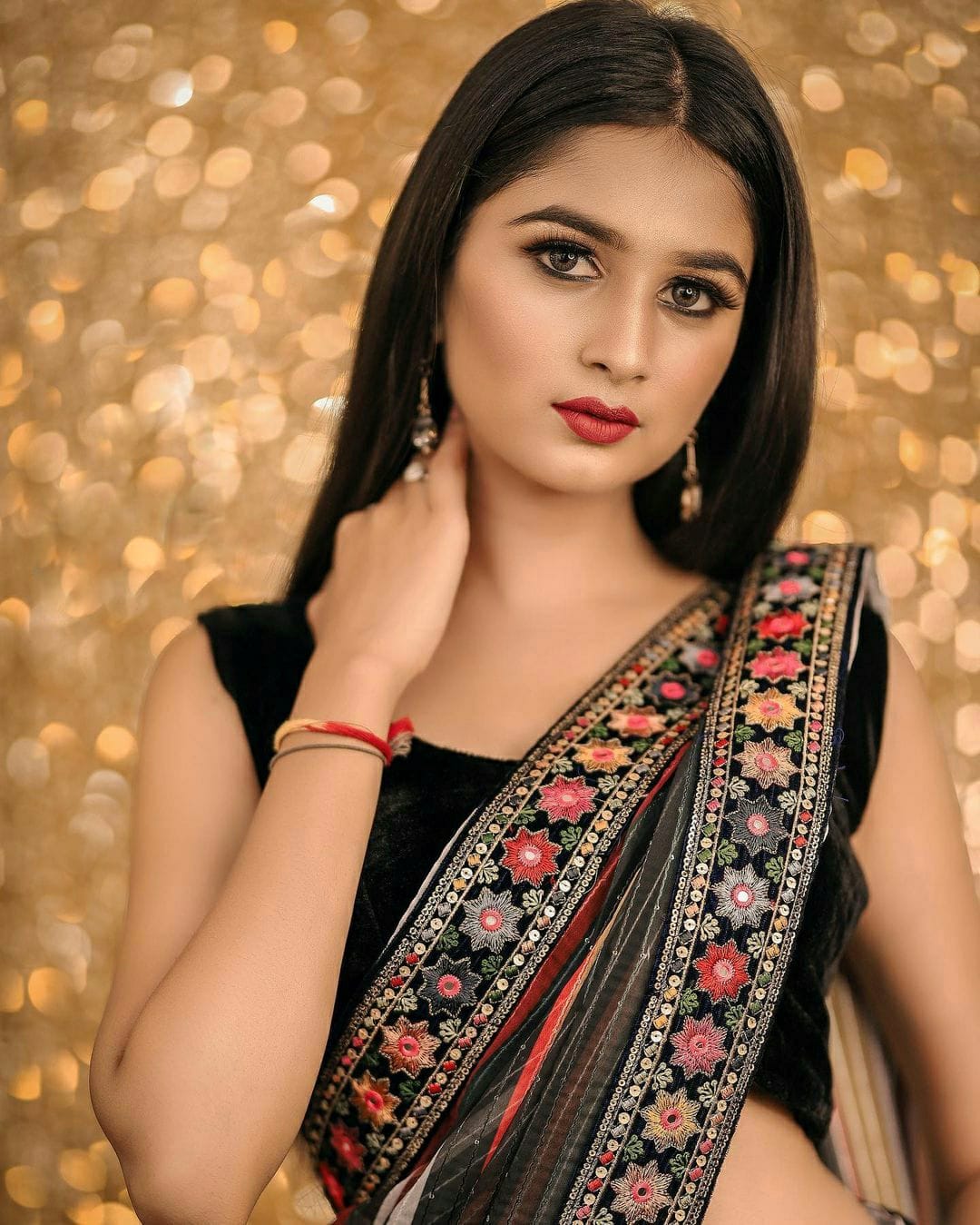 Cross Check Sequence saree