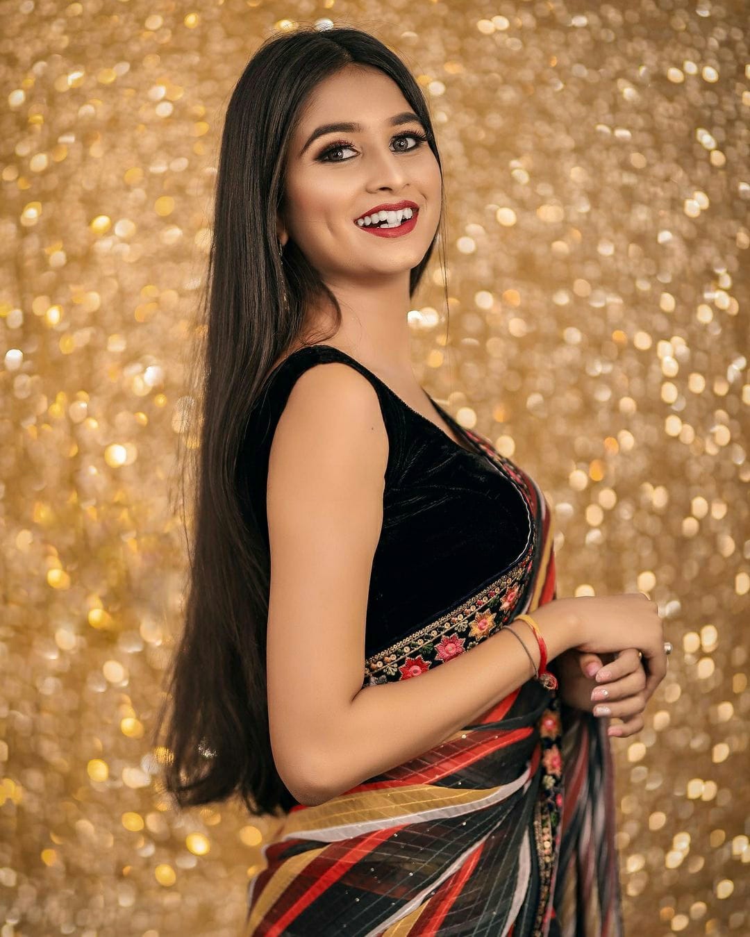 Cross Check Sequence saree
