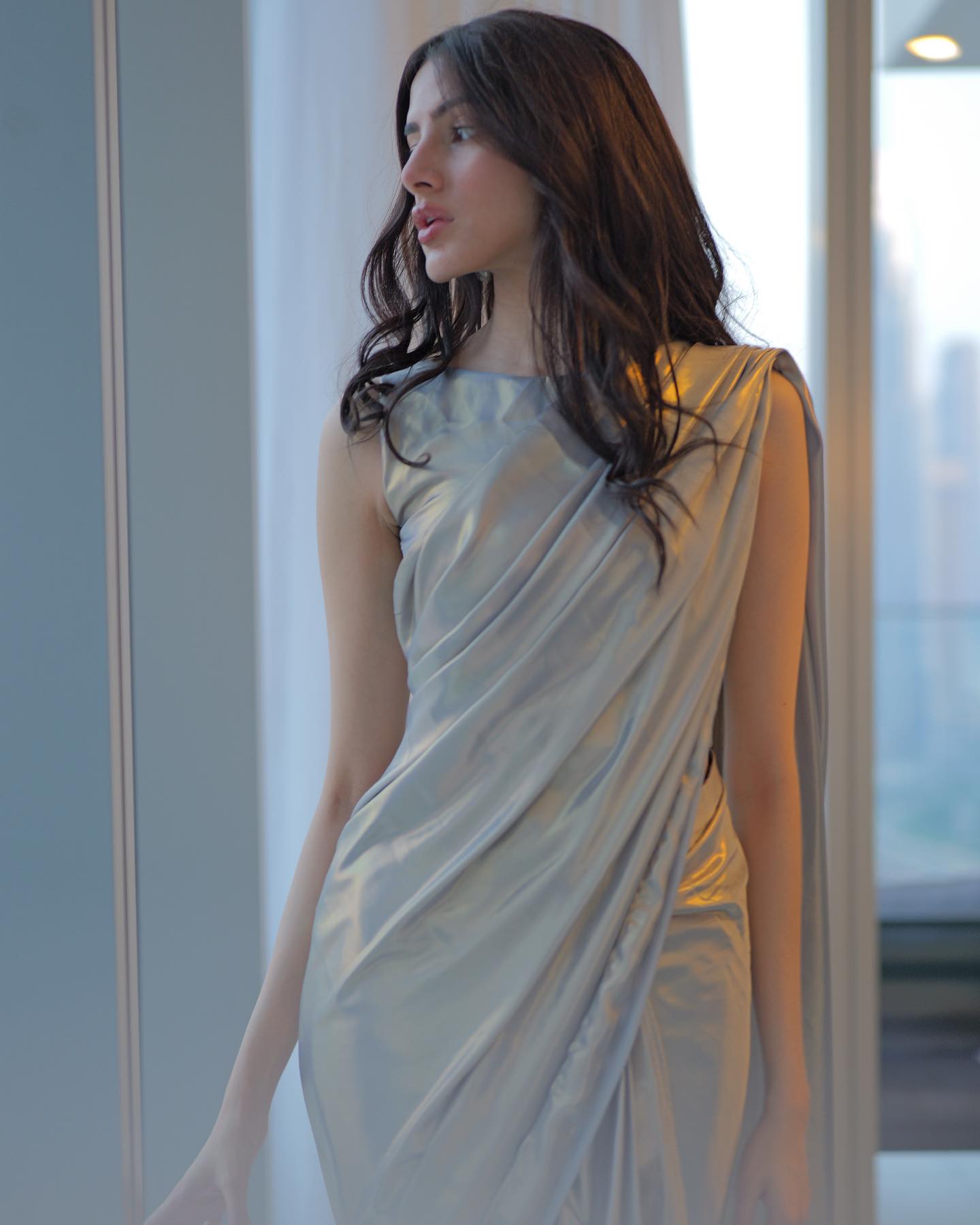 Copper Brilliance! Elevate your glamour with our Metallic Satin Saree, adorned with beads. Limited stock - Indulge in luxe elegance now! 💫✨"