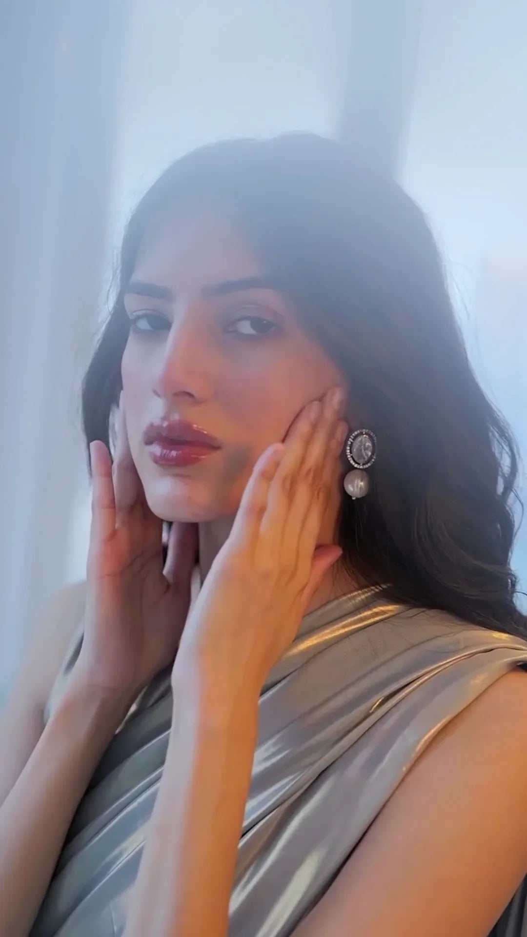 Copper Brilliance! Elevate your glamour with our Metallic Satin Saree, adorned with beads. Limited stock - Indulge in luxe elegance now! 💫✨"